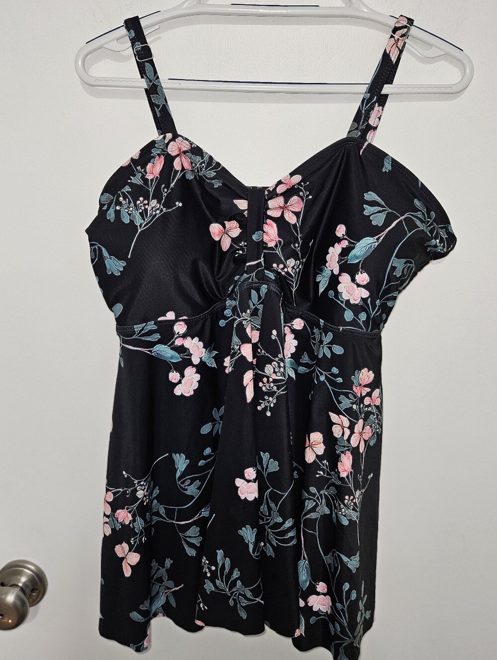 Set Of 2 Tankinis 2 Tops And 2 Bottoms Size 2XL - Picture 2 of 7